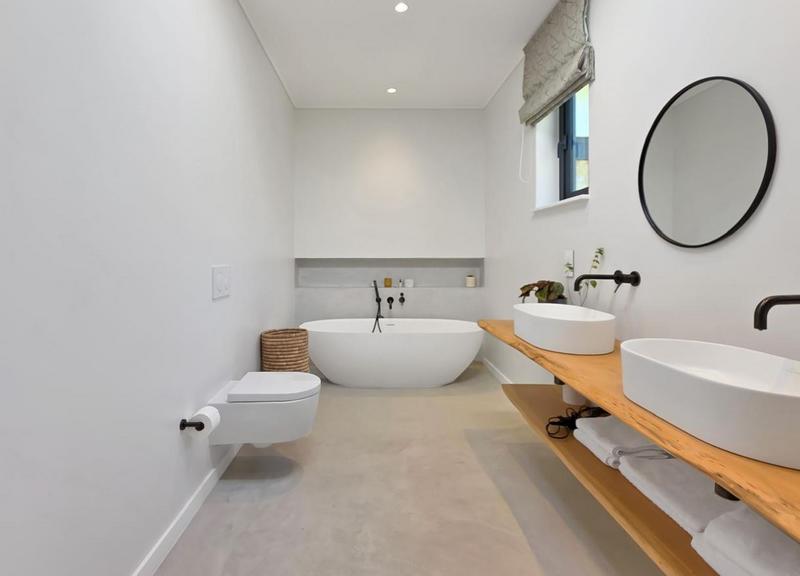 4 Bedroom Property for Sale in Zwaanswyk Western Cape